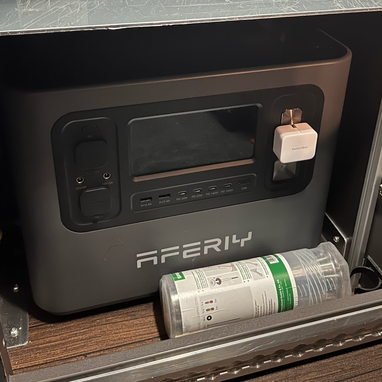 AFERIY P280 Powerstation im Heckschrank des Grand California