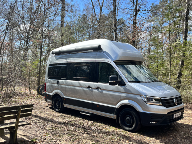 VW Grand California 600 auf einem Stellplatz in der Behringer Heide